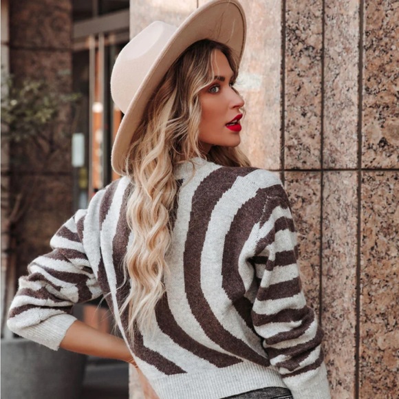 BNWT LUSH Cropped Knit Sweater Sz Large 🤎 - Picture 4 of 8